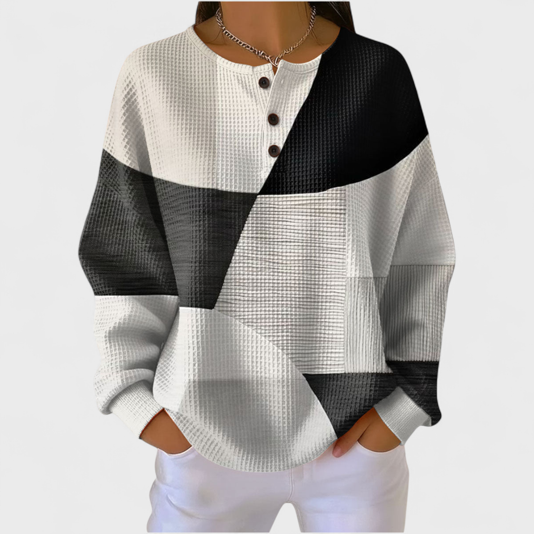Ainsley – Sweater in Black and White Blocks
