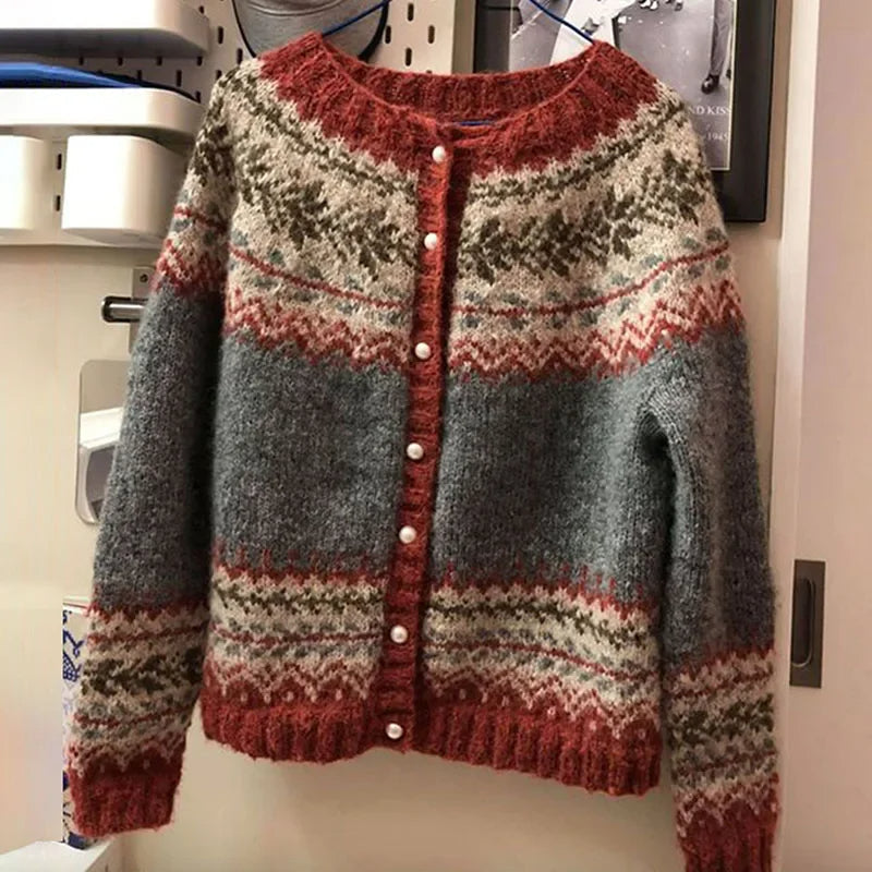 Dinah – Cardigan in Nordic Style
