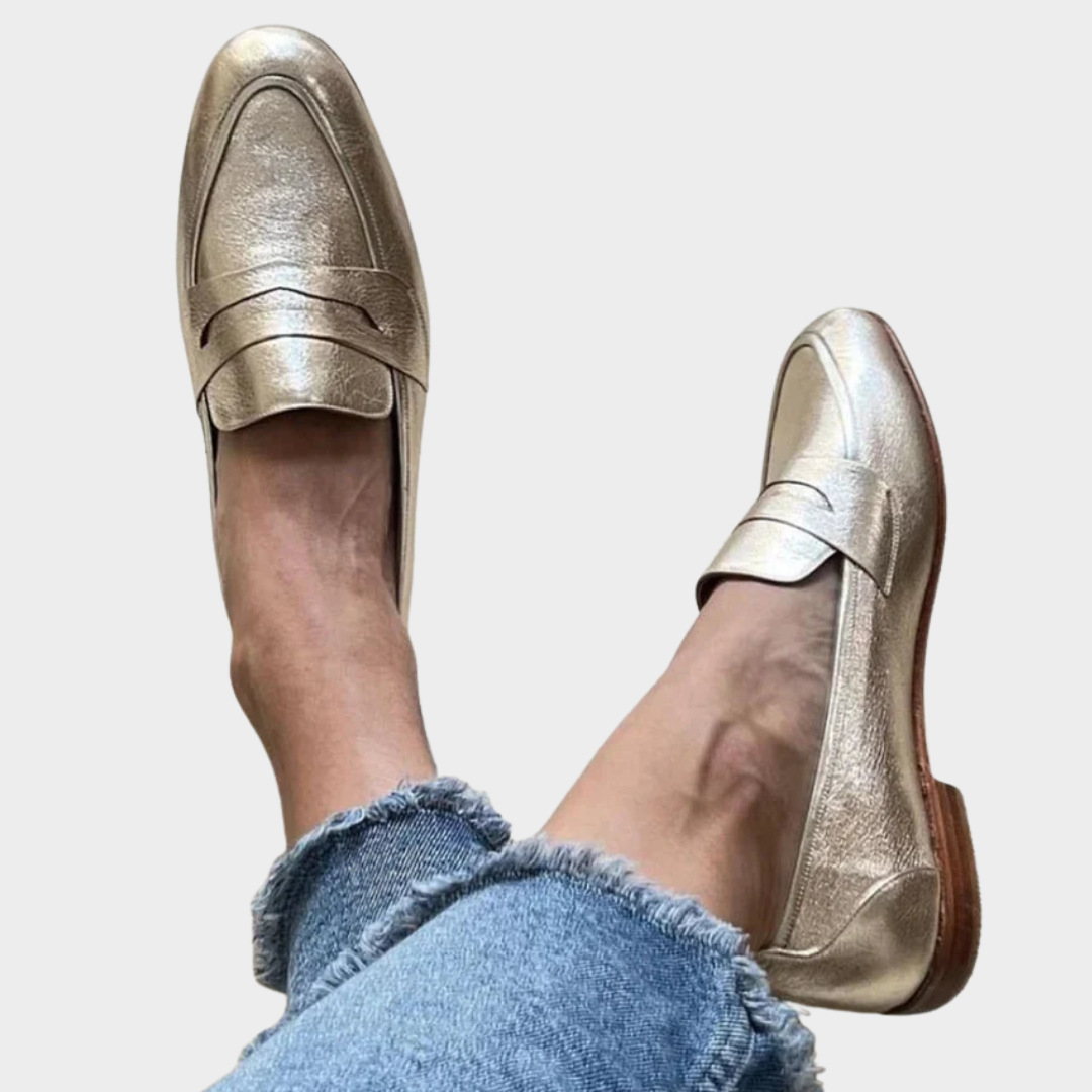 A woman wearing relaxed casual loafers on an easy day out.