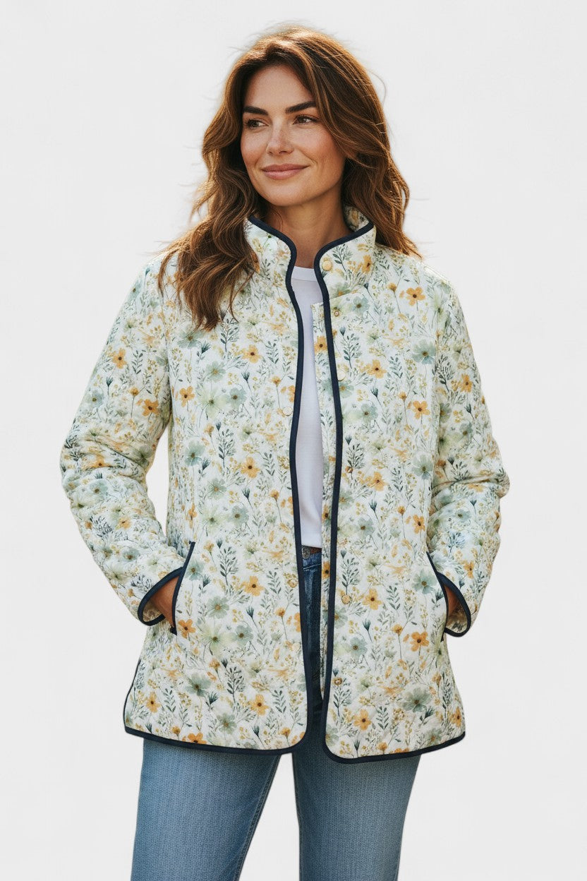 Kerrie – Quilted Jacket with Scattered Blooms